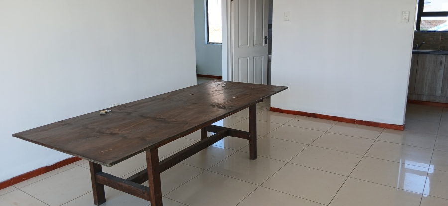 To Let 3 Bedroom Property for Rent in Cove Rock Eastern Cape